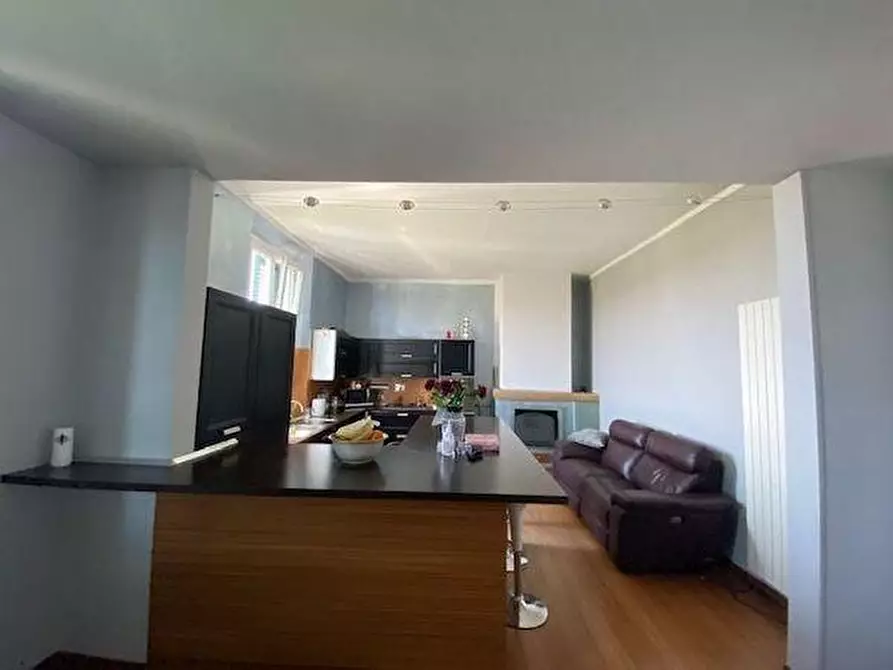 Immagine 2 di Appartamento in vendita  a Cascina