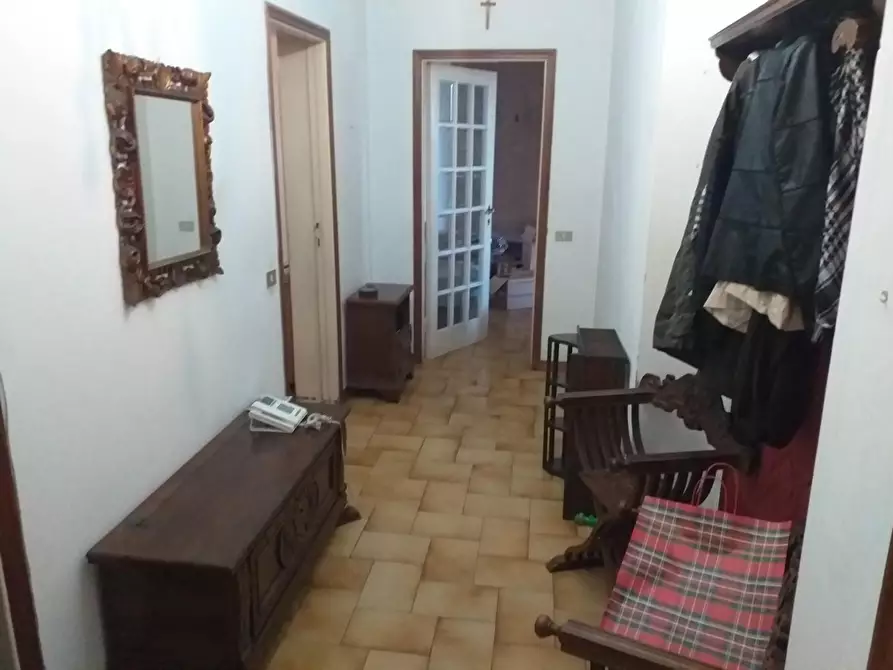 Immagine 4 di Appartamento in vendita  a Massa