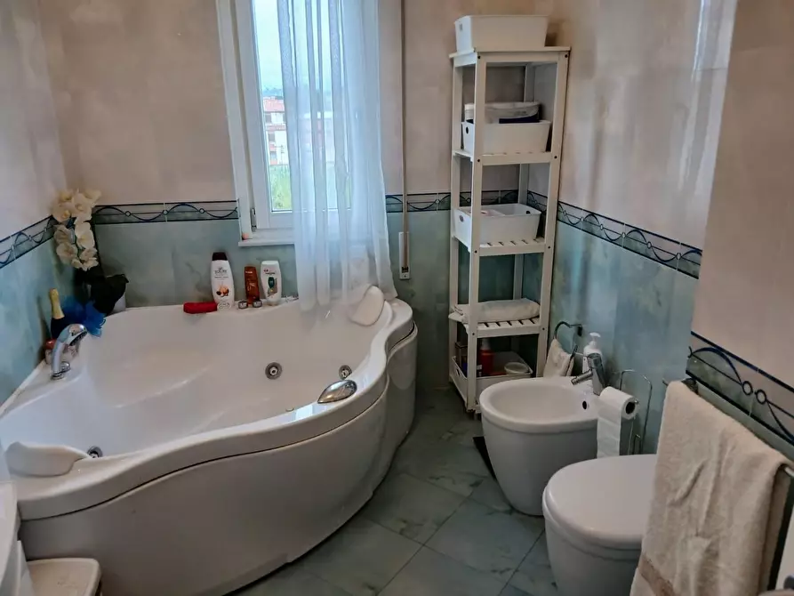 Immagine 11 di Appartamento in vendita  a Castelnuovo Magra