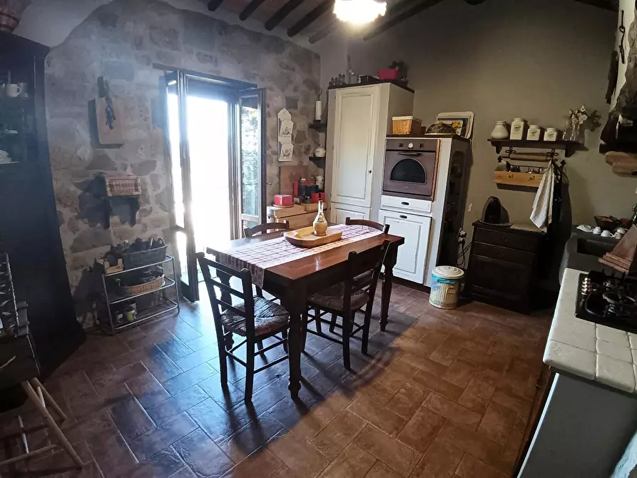 Immagine 11 di Appartamento in vendita  a Colle Di Val D'elsa