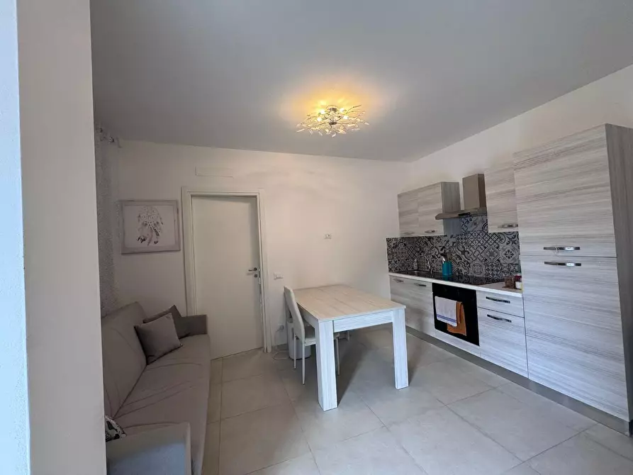 Immagine 2 di Appartamento in vendita  a Carrara