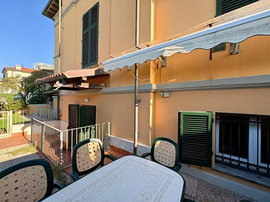 Immagine 14 di Appartamento in vendita  a Massa