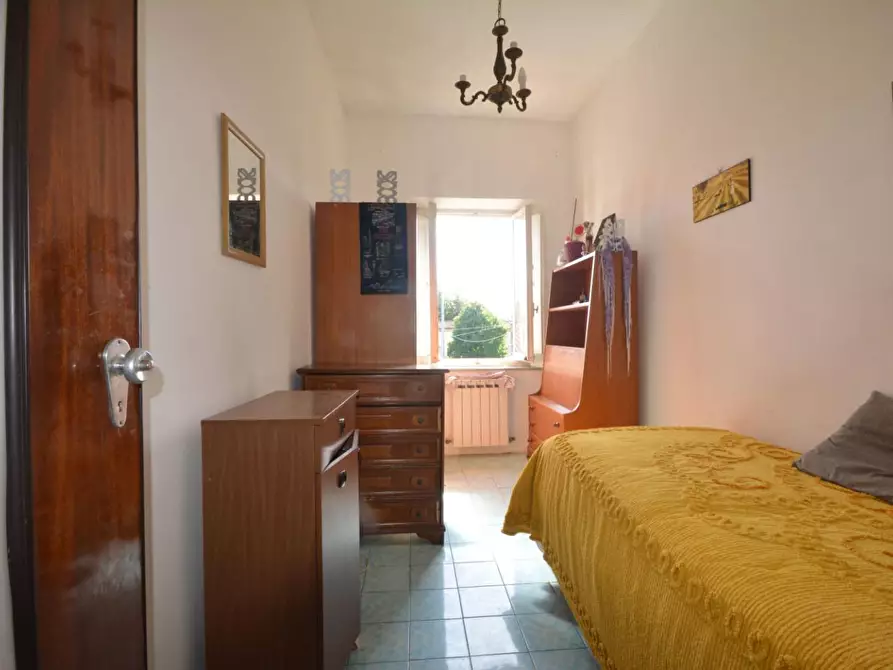 Immagine 9 di Appartamento in vendita  a Lucca