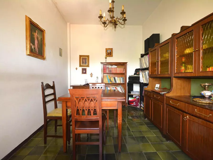 Immagine 2 di Appartamento in vendita  a Lucca