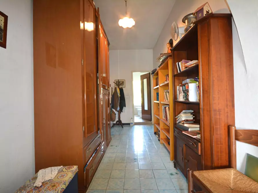 Immagine 8 di Appartamento in vendita  a Lucca