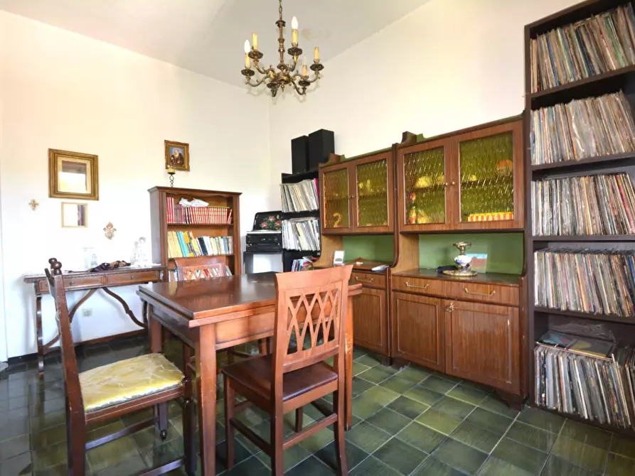 Immagine 3 di Appartamento in vendita  a Lucca