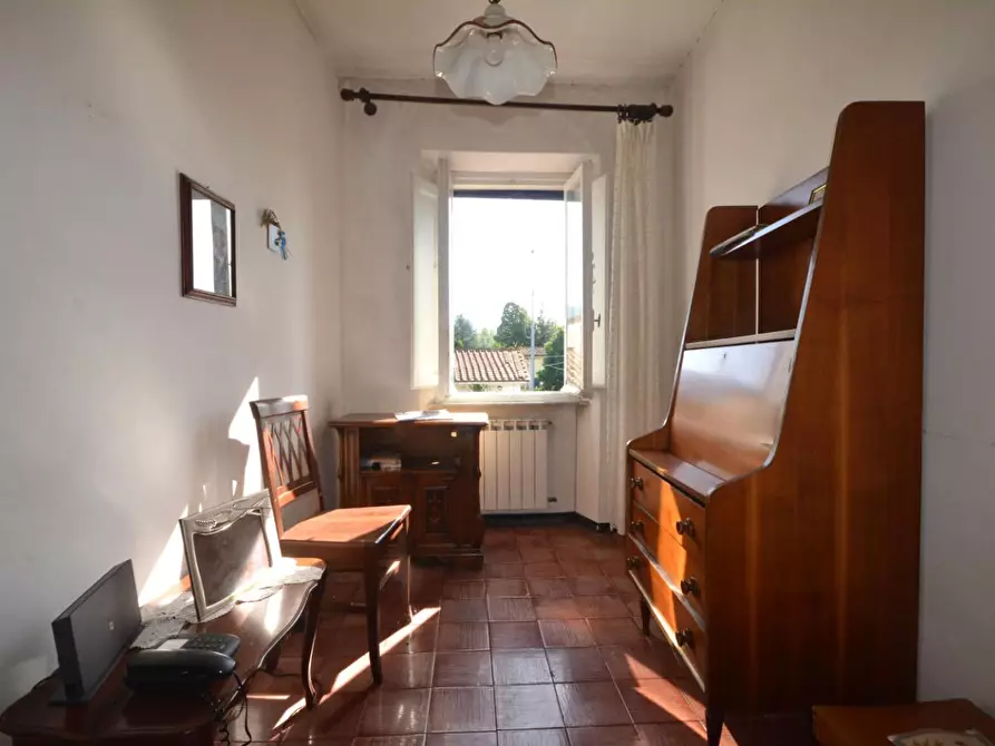 Immagine 7 di Appartamento in vendita  a Lucca