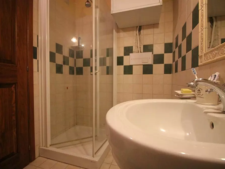 Immagine 10 di Appartamento in affitto  a Siena