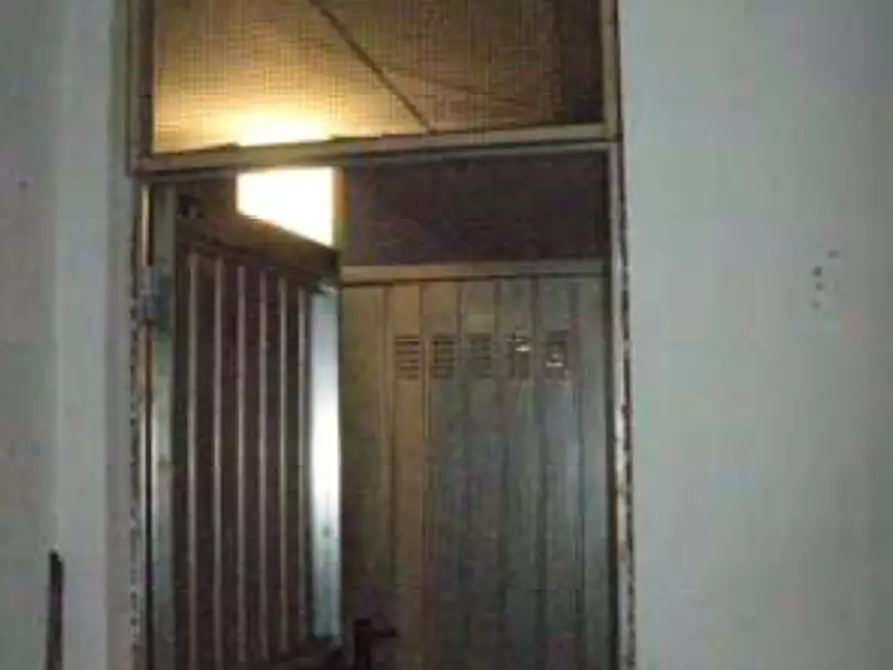 Immagine 2 di Garage in vendita  a Magnago