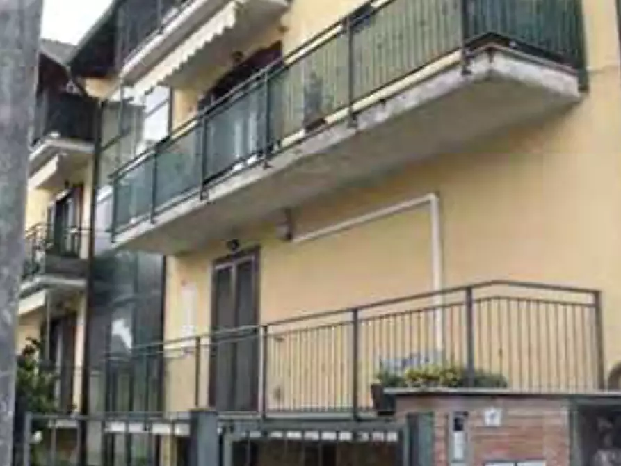 Immagine 6 di Garage in vendita  a Magnago