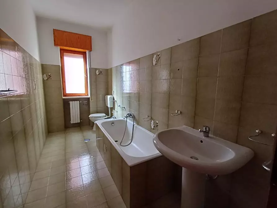 Immagine 13 di Appartamento in vendita  a Massafra