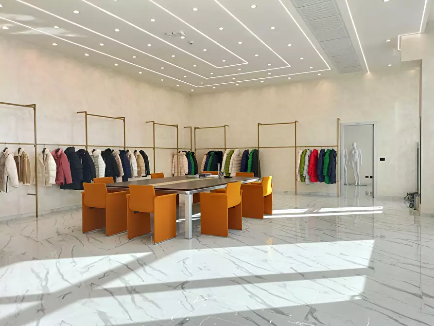 Immagine 12 di Capannone industriale in affitto  a Prato