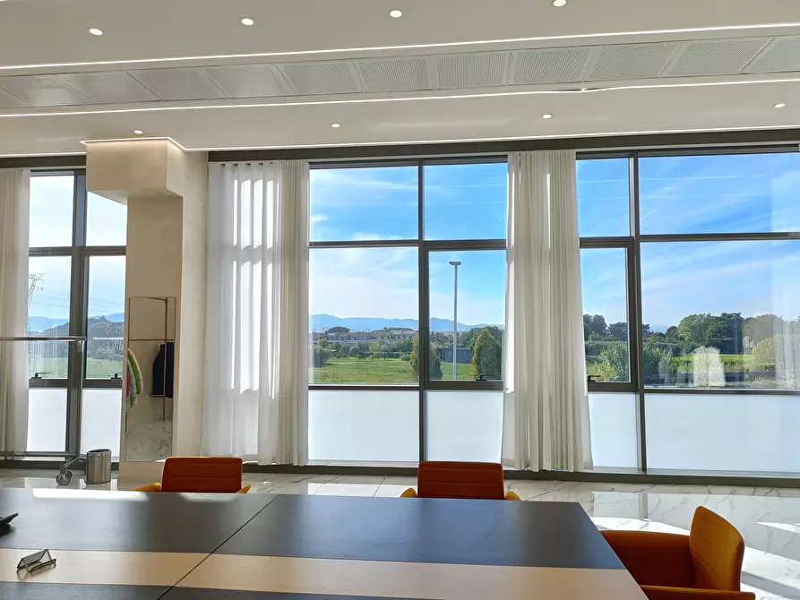 Immagine 4 di Capannone industriale in affitto  a Prato