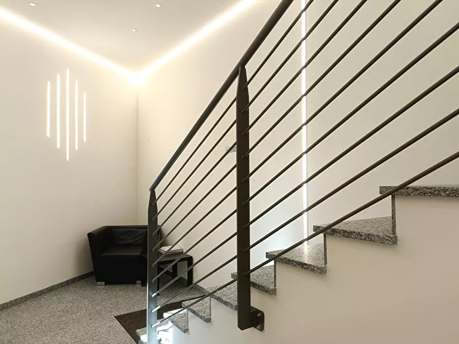 Immagine 16 di Capannone industriale in affitto  a Prato