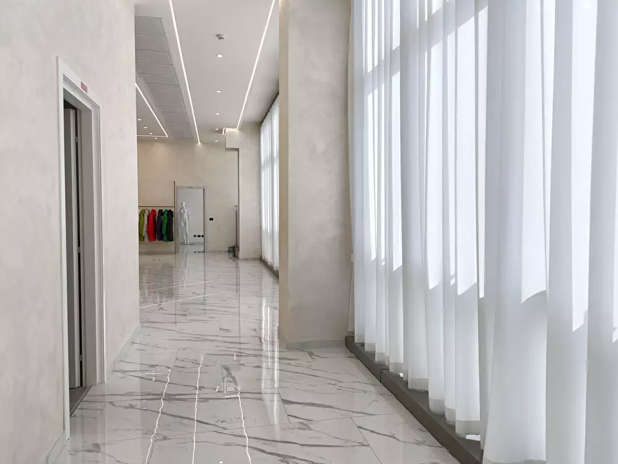 Immagine 18 di Capannone industriale in affitto  a Prato