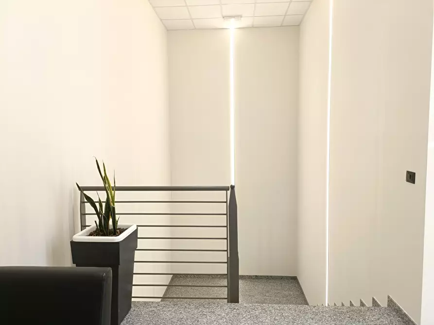 Immagine 17 di Capannone industriale in affitto  a Prato