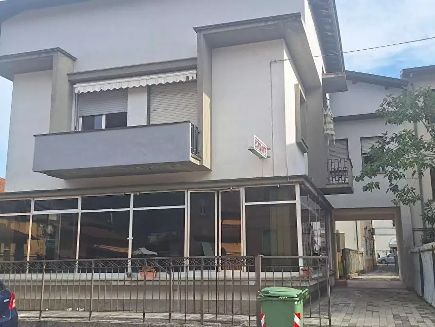 Immagine 2 di Albergo/B&B/Residence in vendita  a Barga