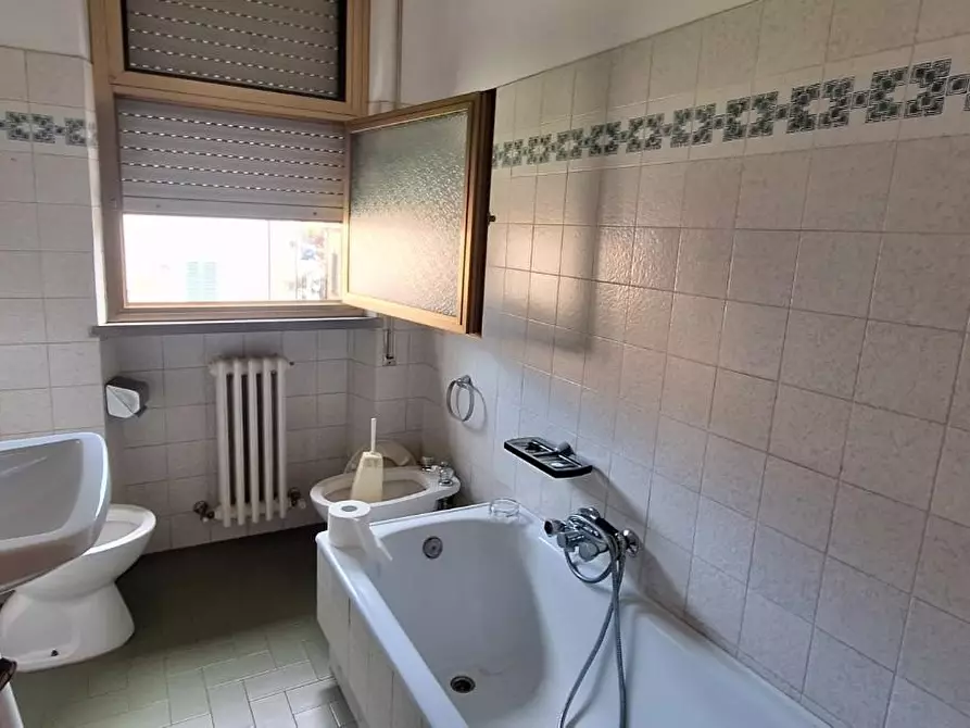 Immagine 9 di Albergo/B&B/Residence in vendita  a Barga