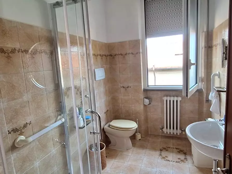 Immagine 7 di Albergo/B&B/Residence in vendita  a Barga