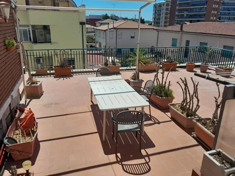 Immagine 3 di Appartamento in affitto  a Livorno