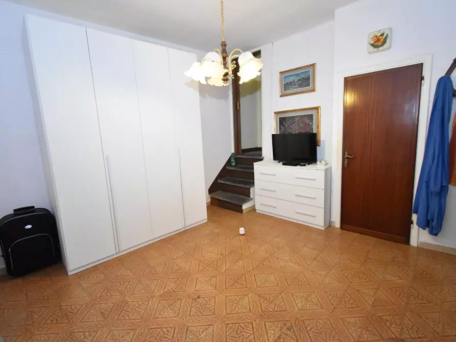 Immagine 21 di Terratetto in vendita  a Vecchiano