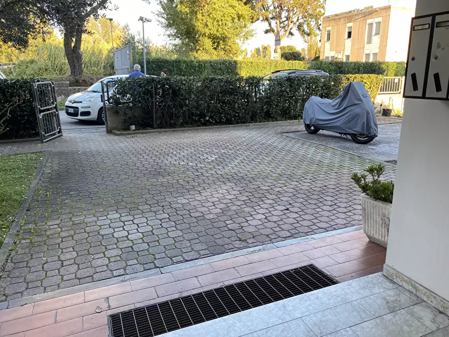 Immagine 18 di Appartamento in vendita  a Viareggio