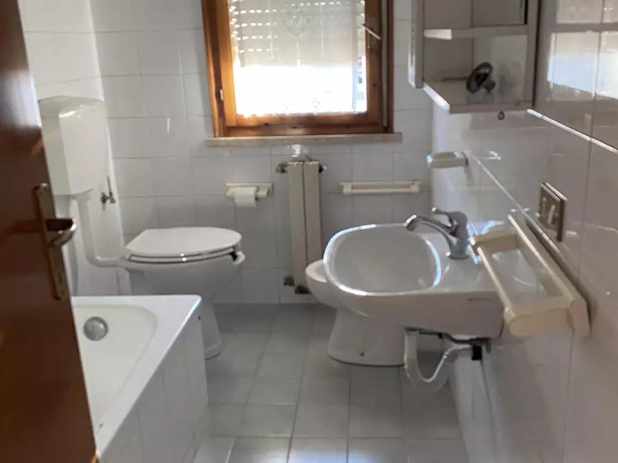 Immagine 9 di Appartamento in vendita  a Viareggio