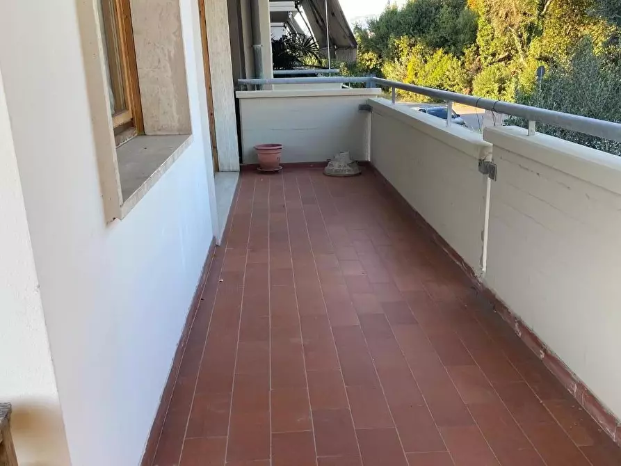 Immagine 4 di Appartamento in vendita  a Viareggio