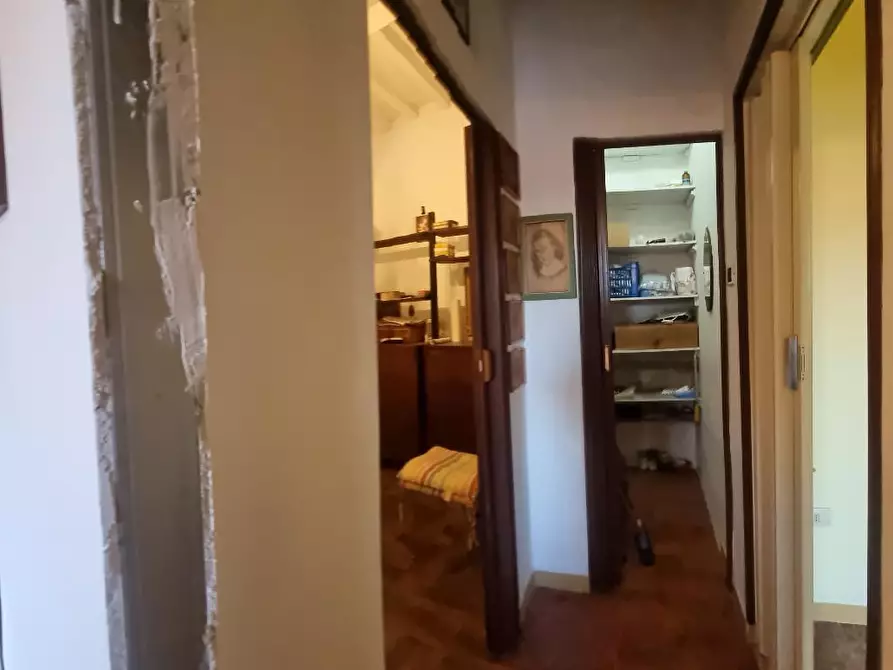 Immagine 21 di Appartamento in vendita  a Livorno