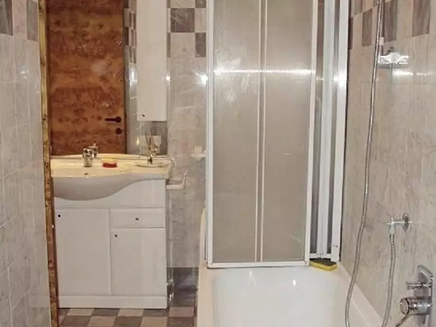 Immagine 14 di Appartamento in vendita  a Massa