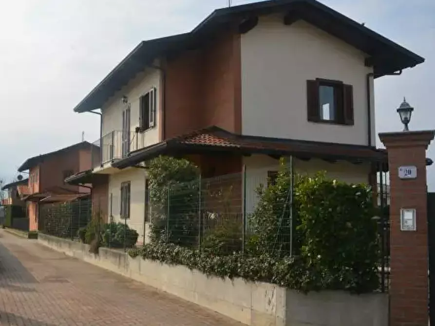 Immagine 2 di Villa in vendita  a Pavone Canavese