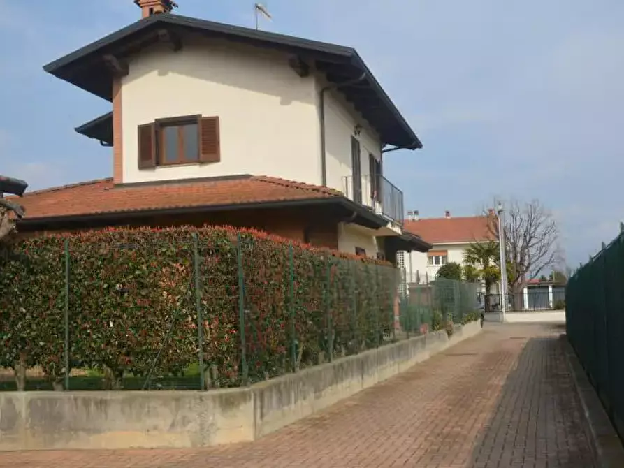 Immagine 3 di Villa in vendita  a Pavone Canavese