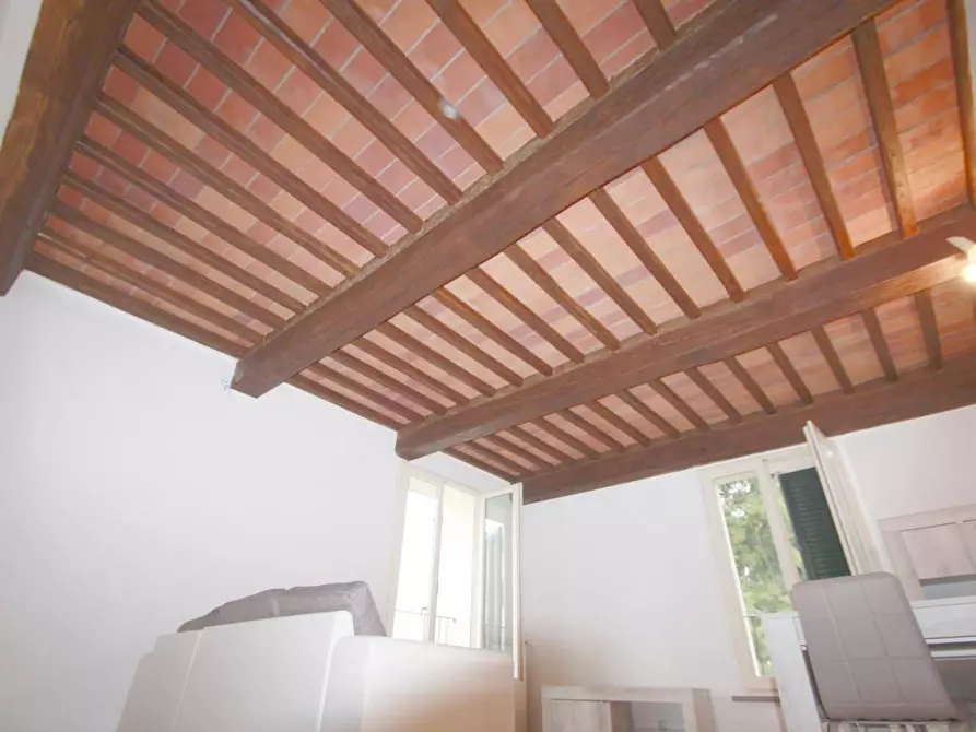 Immagine 7 di Appartamento in vendita  a Lucca