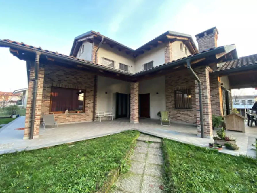 Immagine 1 di Villa in vendita  a Riva Presso Chieri