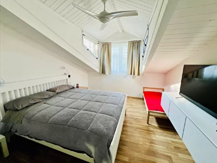 Immagine 18 di Villa in vendita  a Torino