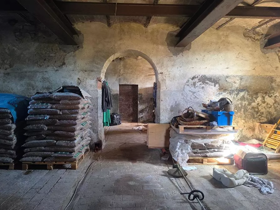 Immagine 66 di Casa colonica in vendita  a Sovicille