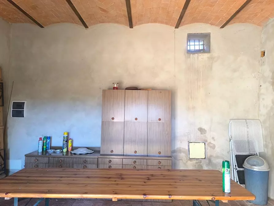 Immagine 63 di Casa colonica in vendita  a Sovicille