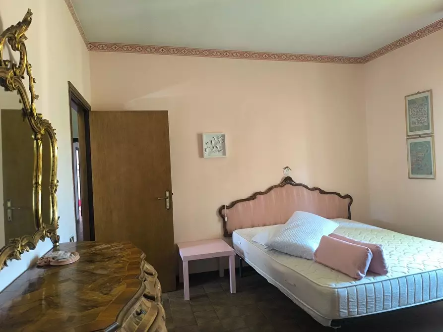Immagine 59 di Casa colonica in vendita  a Sovicille