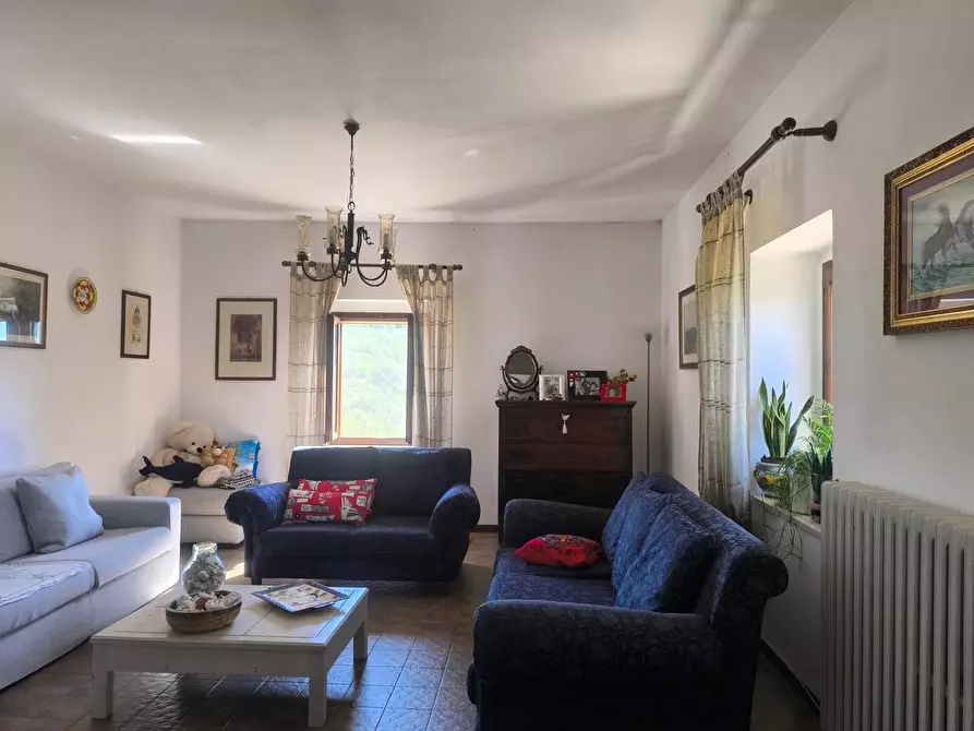 Immagine 52 di Casa colonica in vendita  a Sovicille