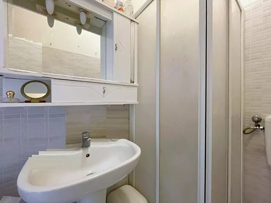 Immagine 10 di Appartamento in vendita  a Camaiore