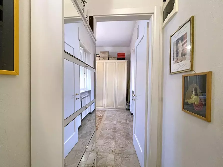 Immagine 17 di Appartamento in vendita  a Camaiore