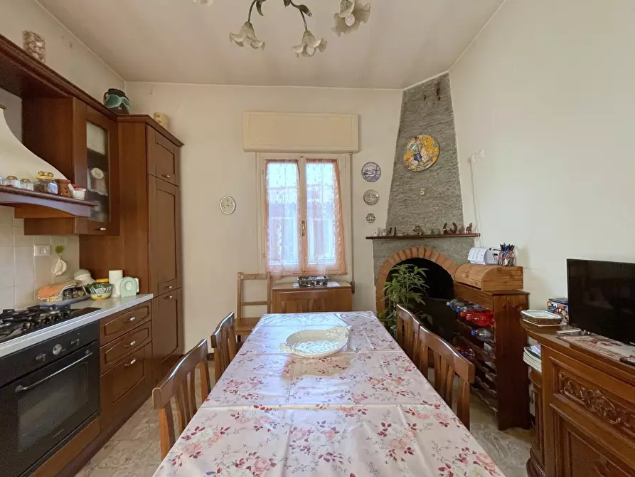 Immagine 5 di Appartamento in vendita  a Camaiore