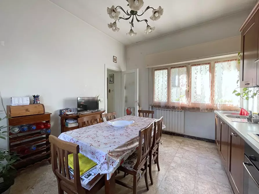 Immagine 6 di Appartamento in vendita  a Camaiore