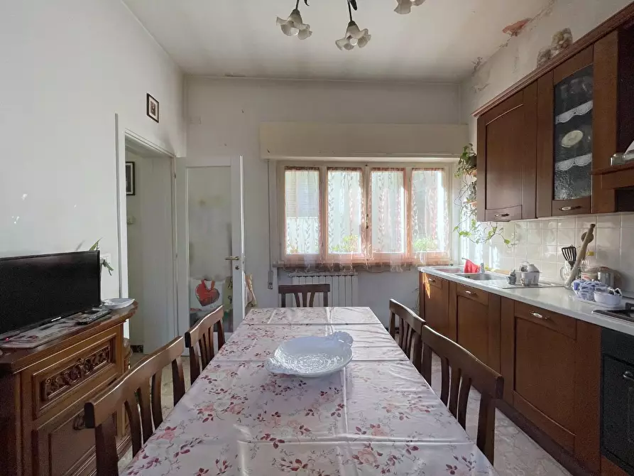 Immagine 7 di Appartamento in vendita  a Camaiore