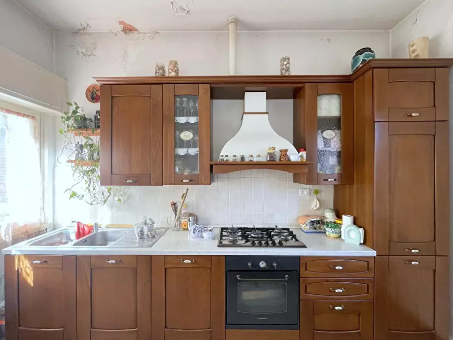 Immagine 8 di Appartamento in vendita  a Camaiore