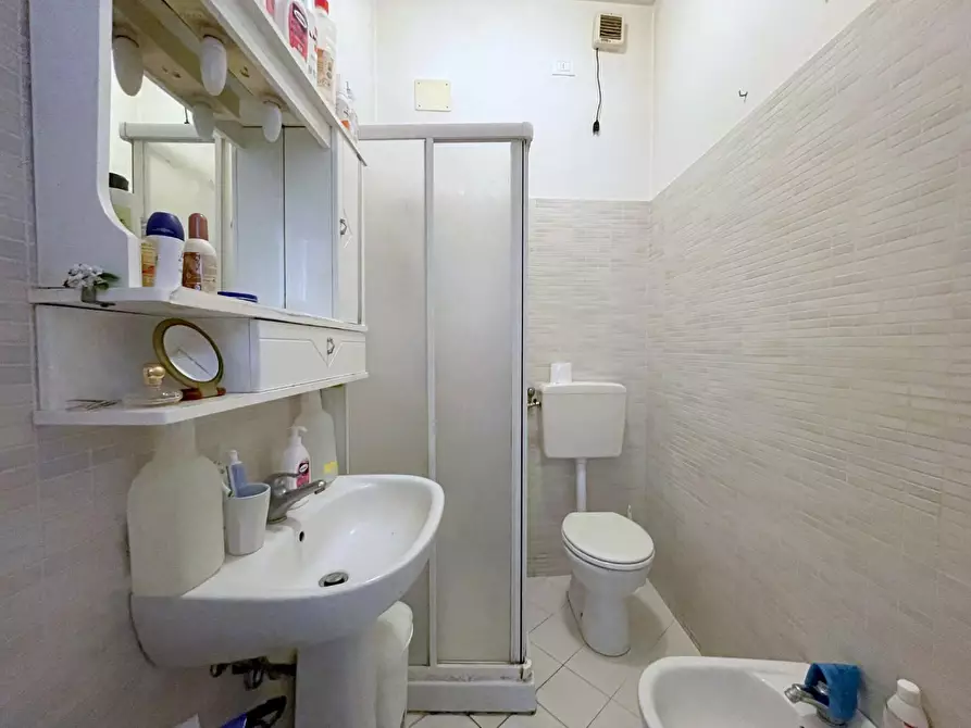 Immagine 11 di Appartamento in vendita  a Camaiore