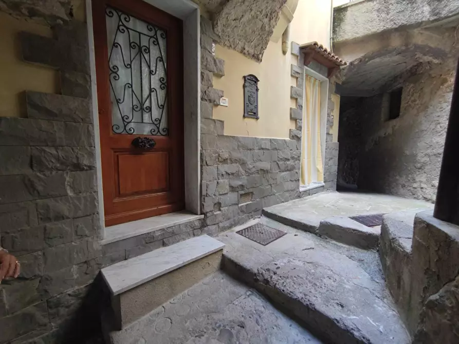 Immagine 26 di Appartamento in vendita  a Follo