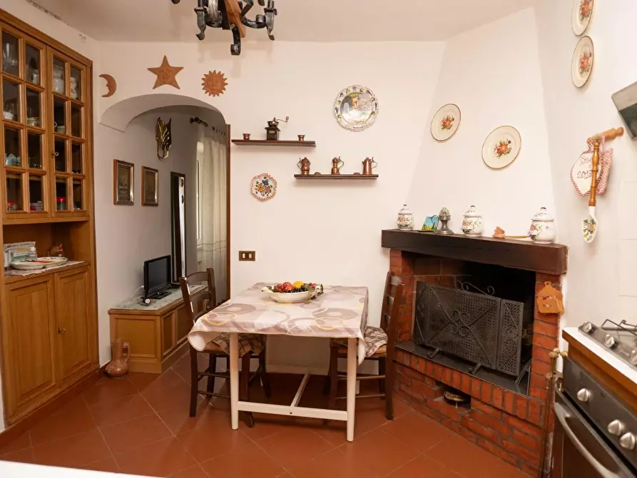 Immagine 1 di Appartamento in vendita  a Follo
