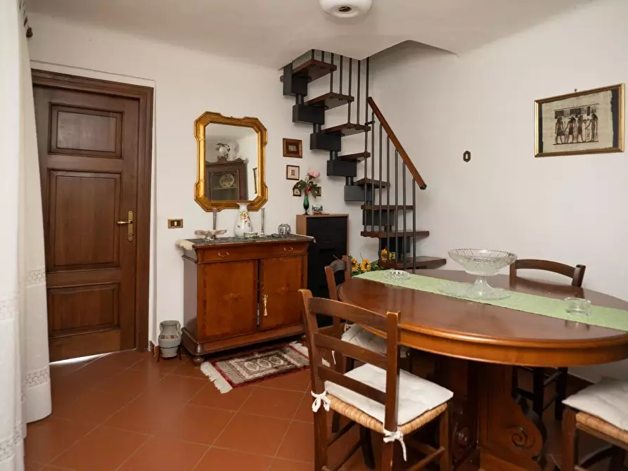 Immagine 11 di Appartamento in vendita  a Follo