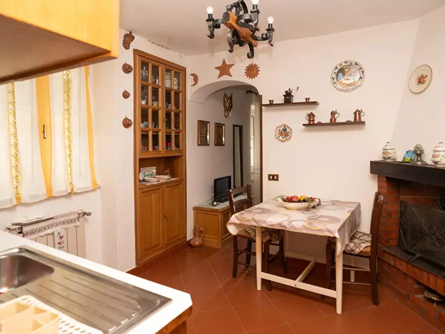 Immagine 4 di Appartamento in vendita  a Follo